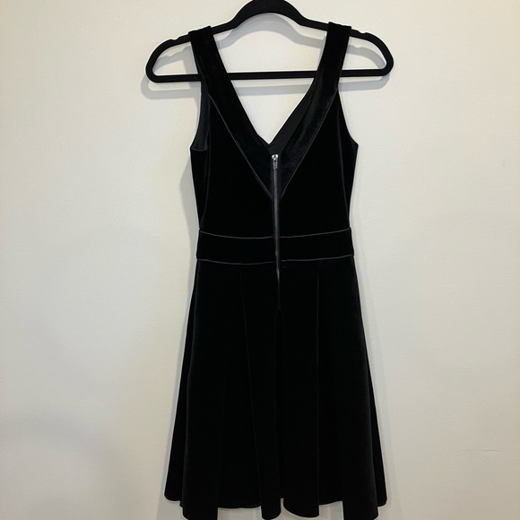 *NWT* Maje Black Velvet Pleated Dress- Size 1 - Picture 6 of 10